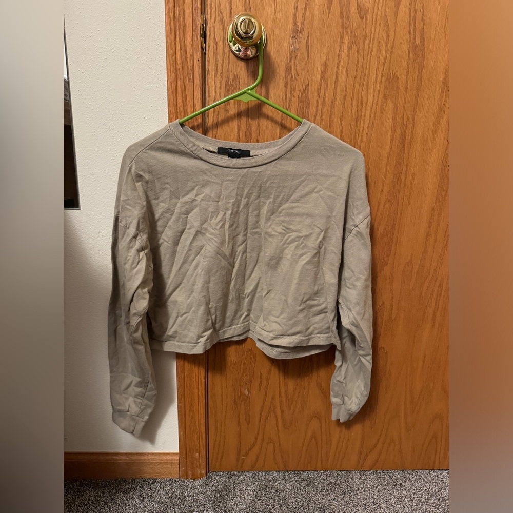 medium cropped green long sleeve forever 21